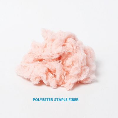 Fibra de poliéster reciclada desbastada comprimida que tinge o material de enchimento cor-de-rosa