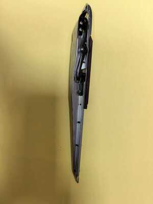 PINÇA PGA LADO ESQUERDO COM RANHURA Para Algumas Peças de Máquina de Tecelagem ALPHA