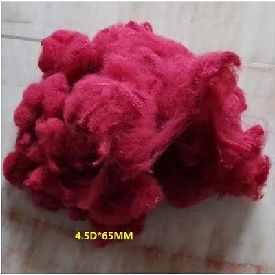 fibra de grampo de poliéster reciclada vermelha brilhante contínua da cor de 2.5Dtex*51mm para o material de enchimento, tela não tecida, girando