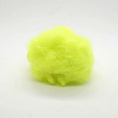 verde brilhante da fibra de grampo de poliéster do triângulo de 9d X 64mm para o pano da bola de tênis